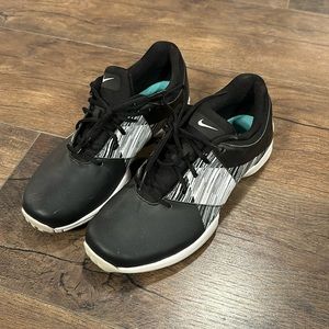 Nike women’s golf shoe
